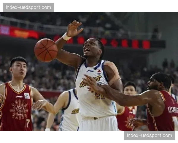 季后赛军备竞赛提速，多支球队压哨更换外援